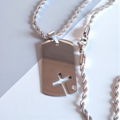 Чоловічий кулон з хрестом